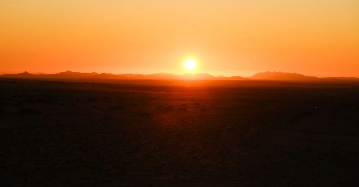 Desert heat sun van detail for Does Summer Heat Hurt Lithium?