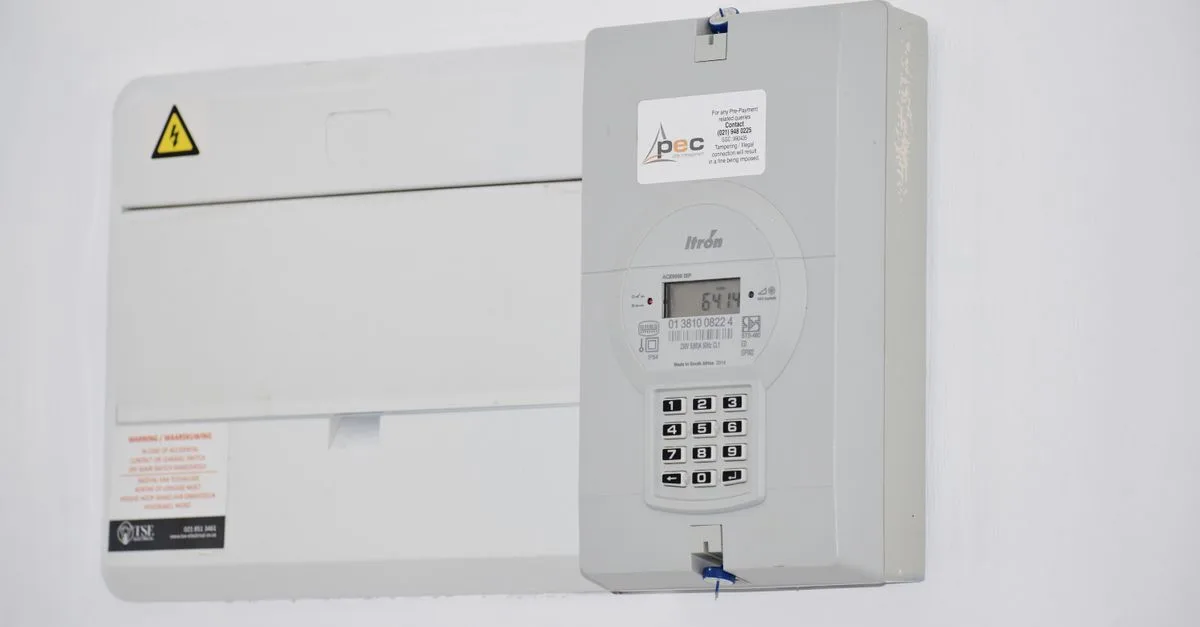 Solar fuse breaker box detail for Fusing and Wiring Solar Safely