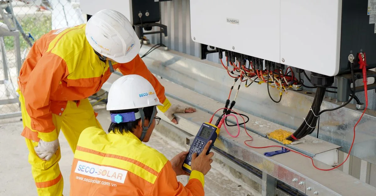 Solar charge controller detail for MPPT vs PWM for a Lithium Bank
