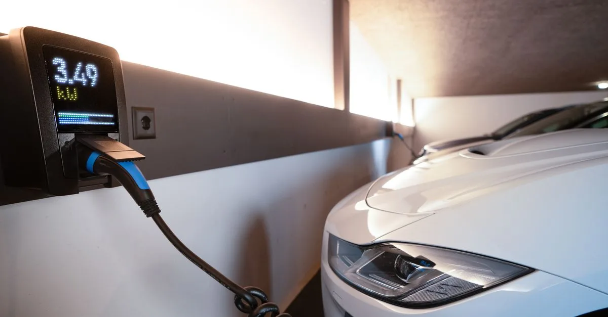 Battery charger recovery detail for Reviving an Over-Discharged Lithium