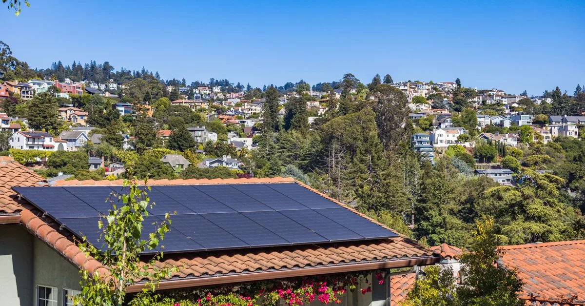 Choosing Solar Panels for an RV Lithium Bank